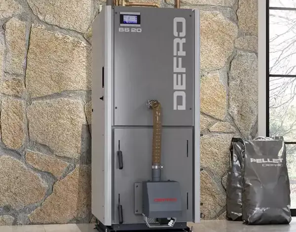 Moderní kotel na pelety pro vytápění domu.