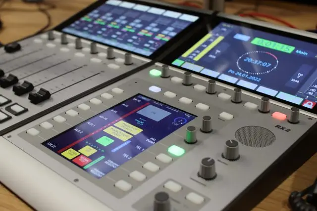 Profesionální digitální zvuková konzole pro mixáž.