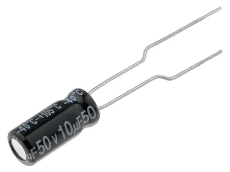 Černý elektrolytický kondenzátor s označením napětí a kapacity.