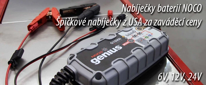 Nabíječka baterií s červeným a černým klemovým vodičem.