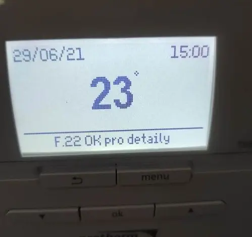 Displej elektrického kotlu Protherm s chybou F.22.