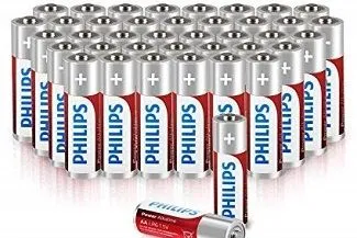 Balík baterií Philips typu AA na ilustraci rozdílu typů.