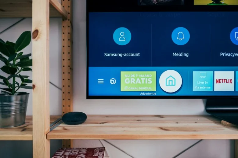 Tv screen with smart interface