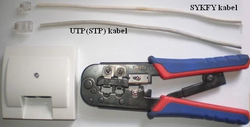 Nástroje pro instalaci telefonní zásuvky RJ11 včetně kabelů a nástavce.