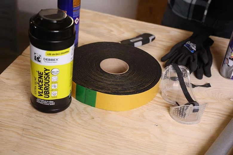 Materiály pro izolaci plynového potrubí s ochranným vybavením.