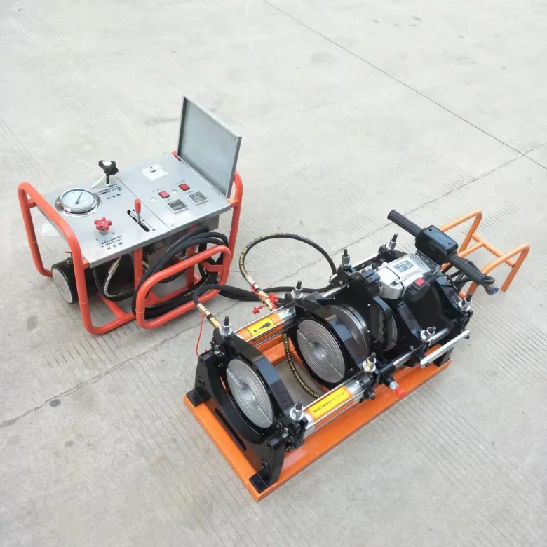 Hydraulický nástroj pro spojování HDPE trubek s ocelovými přípojkami
