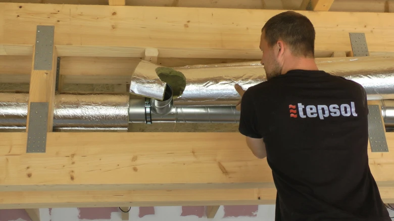 Instalace nuceného větrání s tepelně izolačními potrubími.