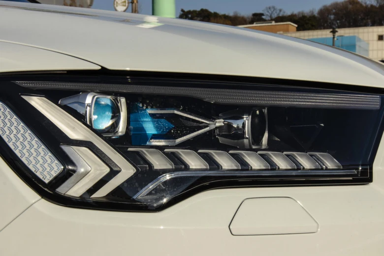 Detailní pohled na inovativní systém Matrix LED světlometu.