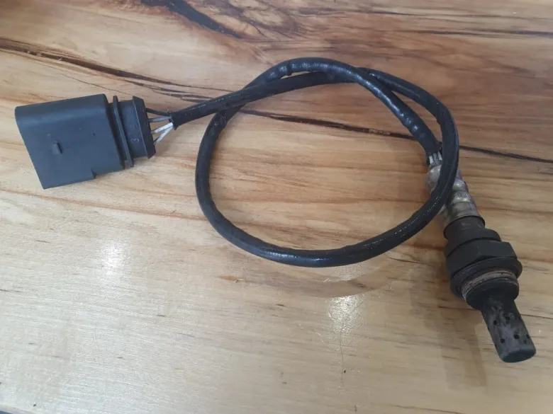 Oxygen sensor with wiring harness for car diagnostics