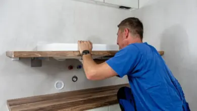 Montáž umyvadla na správné výšce v koupelně