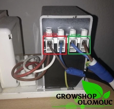 Zapojení předřadníku s označenými vodiči pro instalatéra.